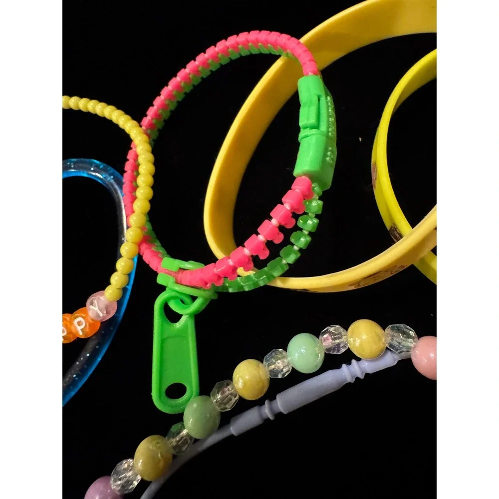 Kids 17pc Jewelry Lot Beaded Necklaces Zipper Heart Bracelets Character Charms